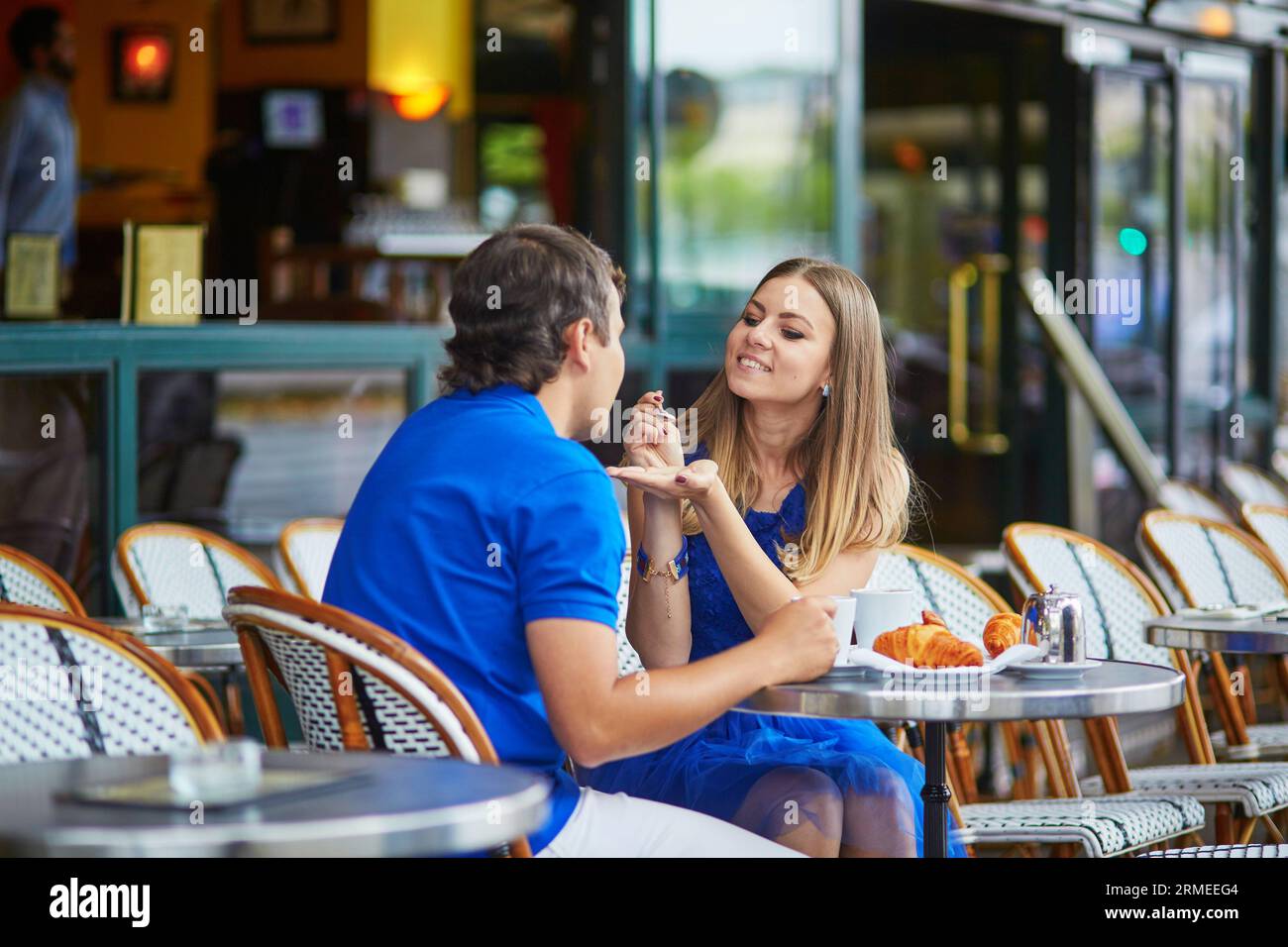 Browsing Modern Love with VikiLine - Features and Benefits