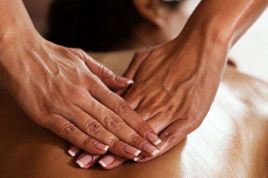 What Is A Couples Massage therapy? An Ultimate Guide
